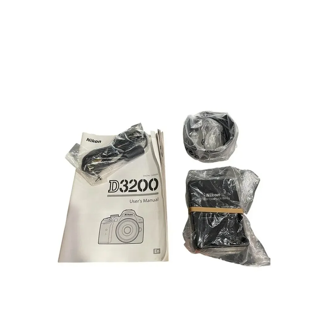 Nikon D3200 Digital SLR Camera Kit (19983)